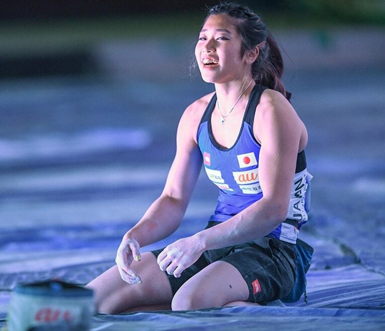 自らを「負けず嫌い」という21歳の野中はりんごを握りつぶす握力を持つ。