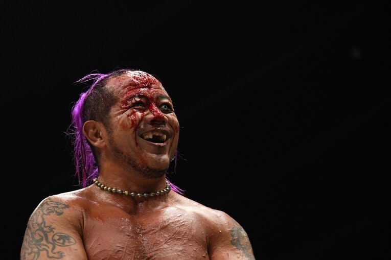 「死んでもいい覚悟なんていらねぇんだよ！」葛西純はエル・デスペラードに何を伝えたのか？ カメラマンが激写した“血と熱狂の23分30秒”(45)