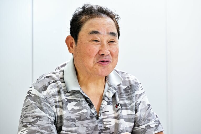 盟友・鈴木康二朗との思い出を語る井原慎一朗　©Hideki Sugiyama