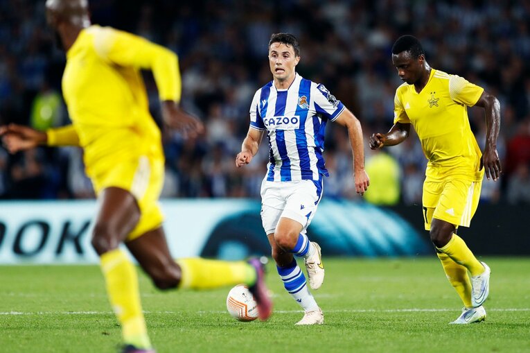 “クボコールに応えるヘディングアシスト”だけでない久保建英の強み 「自信に満ちる右サイドでの落ち着き」をELで撮った(9)