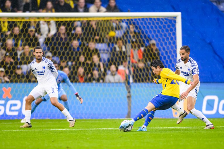 デンマークのブレンビーで活躍する23歳の鈴木唯人　©Getty Images