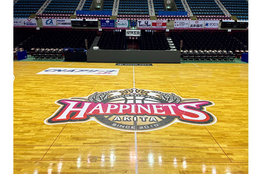 Bリーグの熱狂を支える“フロアマーキング”のヒミツ、知ってる?「選手が滑ると、影響を疑われることも…」担当者の本音を聞いた<Number Web> photograph by Kiichi Matsumoto