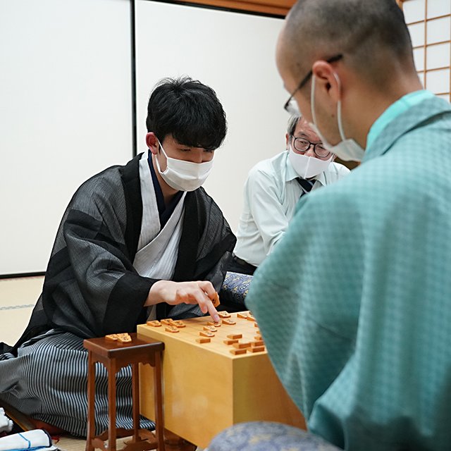 藤井聡太の天才性を名棋士はどう評したか 「現状で勝つプランがない」「まるでモーツァルト」【18歳で朝日杯3度目V】