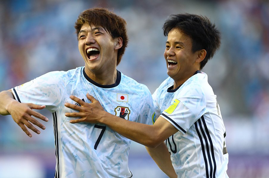 育成年代ゆえの粗さと勝負の丁寧さ。日本がW杯初戦で見せた2つの顔。<Number Web> photograph by Kenzaburo Matsuoka