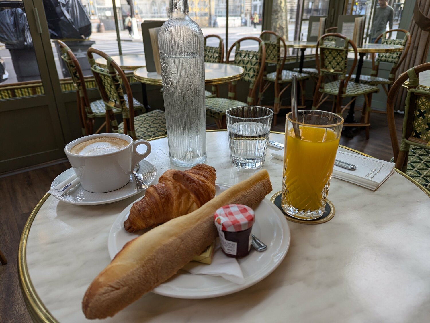 記者がシテ島のカフェで注文したモーニングセット　©Yu Saito