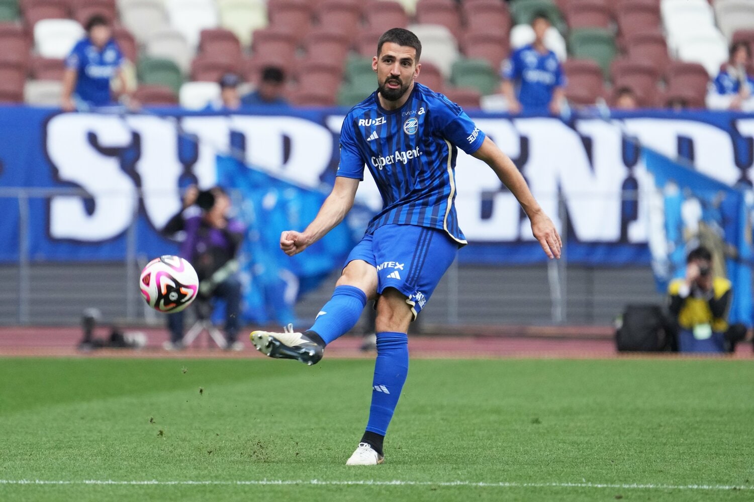 守備の要でありながら、ここまで2得点をマークしているドレシェヴィッチ　©Etsuo Hara/Getty Images