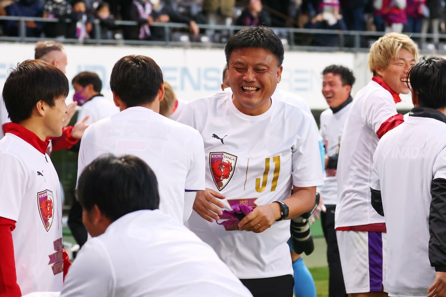 J1昇格を喜ぶ曺監督　©AFLO