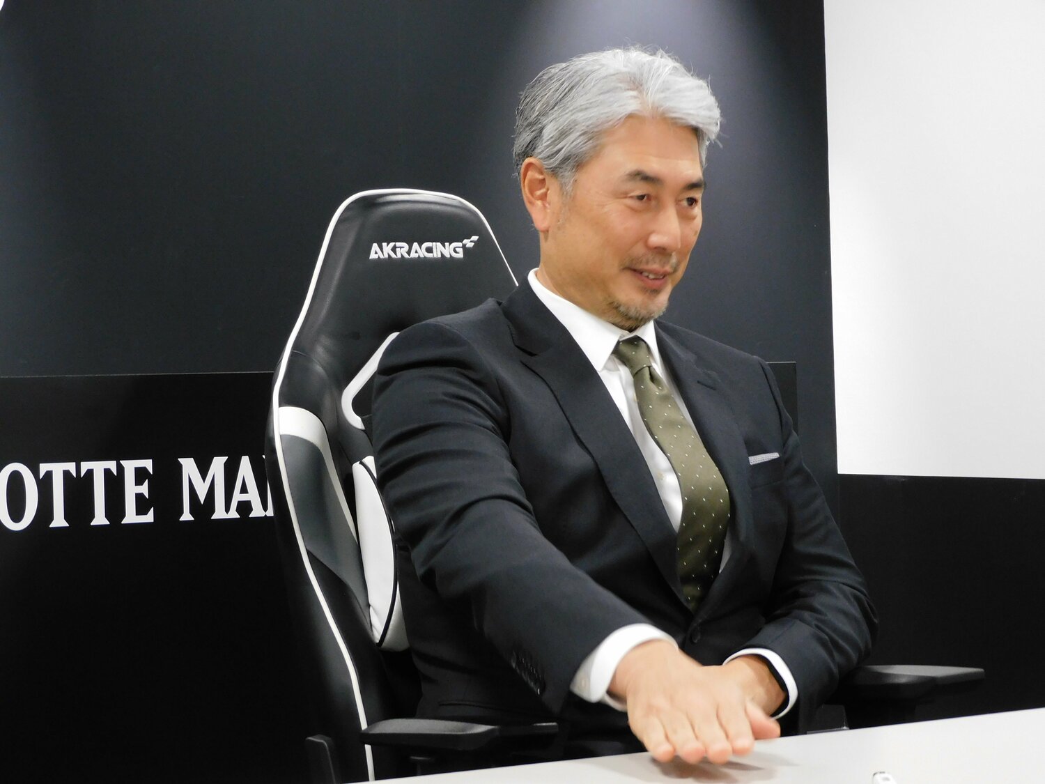 新シーズンに描く青写真を語る吉井監督 ©︎NumberWeb