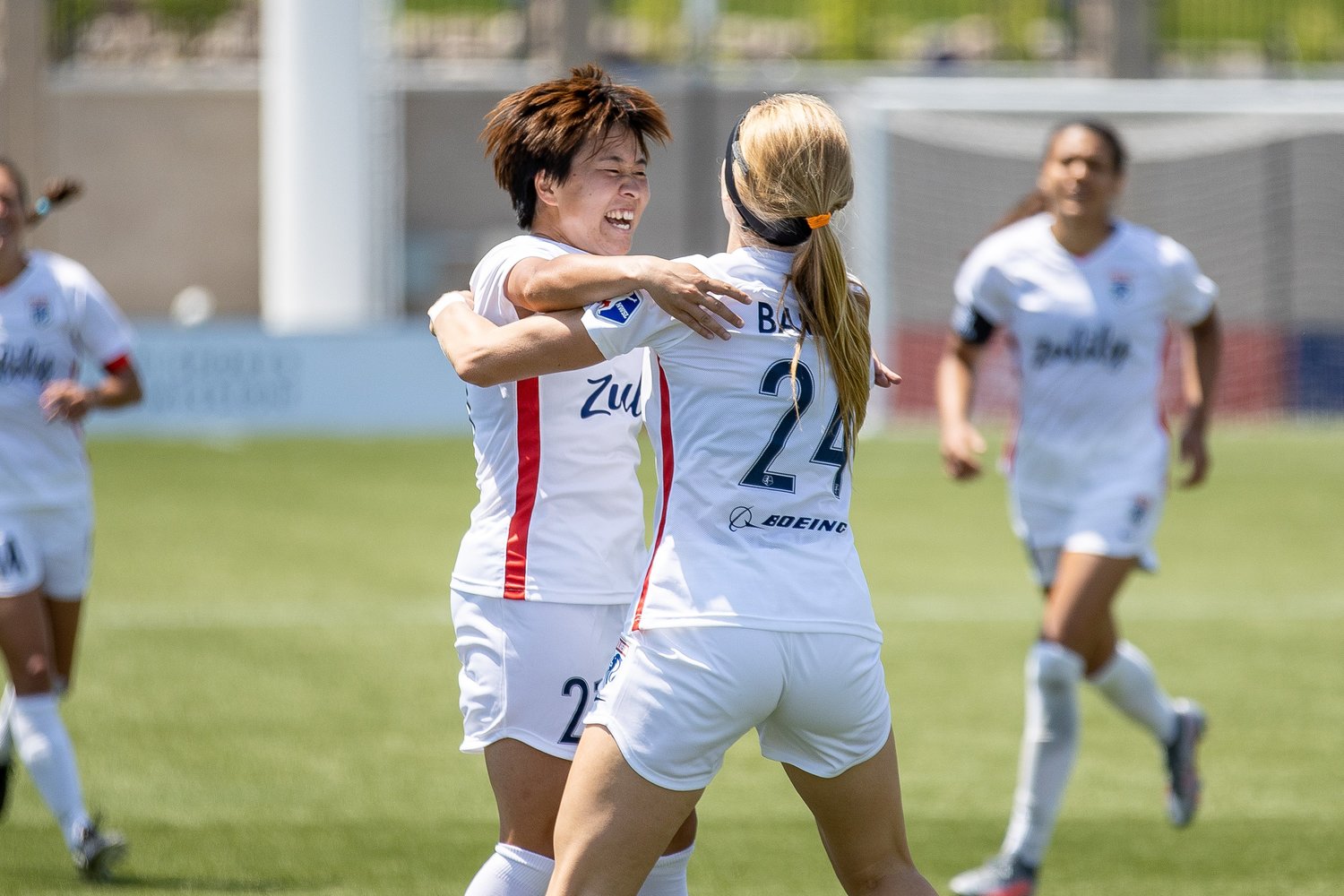 OLレインで活躍する籾木（左）