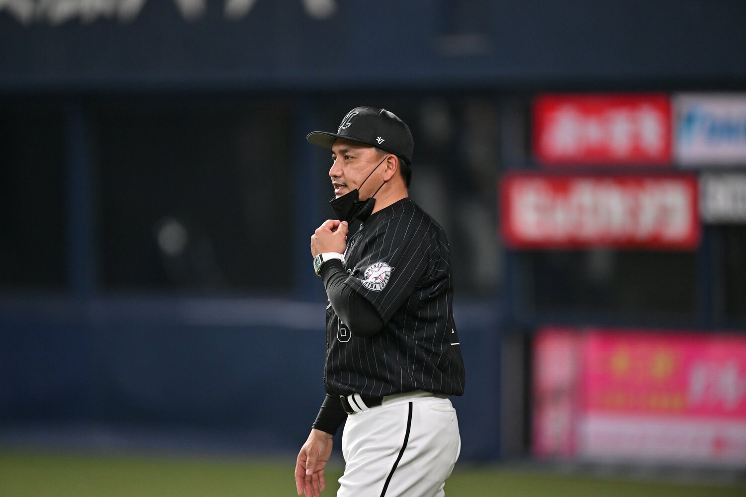 佐々木が白井球審に詰め寄られた4月24日の試合で、「冷静にいきましょう」と苦言を呈した井口監督　©Hideki Sugiyama