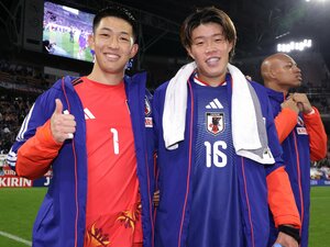 「全員30オーバーだぞ」主将にケツを叩かれた1年目…27歳でブンデス電撃移籍DF安藤智哉の激動人生「理想は闘莉王さんと中澤さん」の深い理由