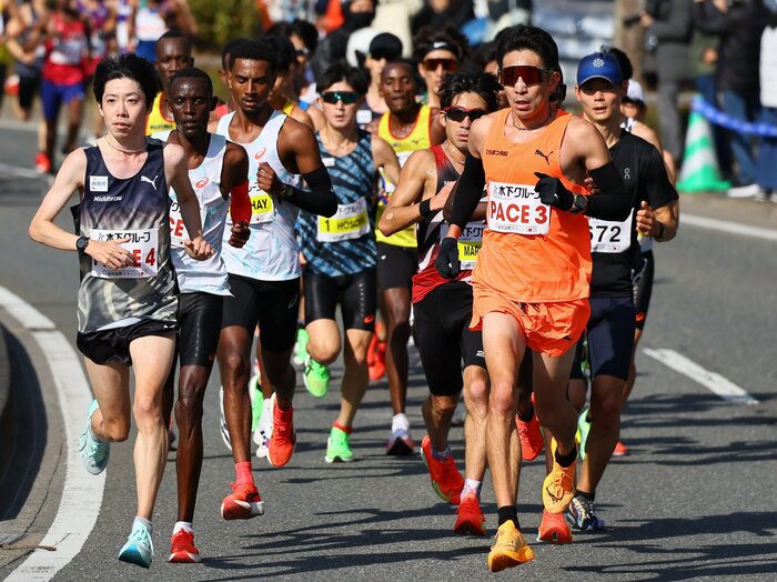 「日本最速の40歳」はなぜ“神ペーサー”と呼ばれる？ 上野裕一郎のマラソンペースメーカー術「緻密・丁寧・安定感」の職人技を語る＜Number Web＞ photograph by JIJI PRESS
