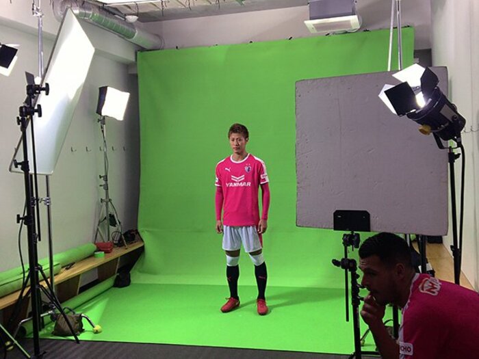 J1中継に“動くスタメン紹介”登場。俊輔は一番乗り、優磨は部屋で練習!?＜Number Web＞ photograph by J.LEAGUE