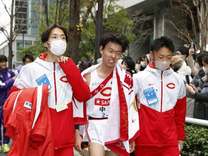 「地獄を見ました」中央大・藤原監督が明かす真相…箱根駅伝・優勝候補がまさかの13位“シード落ち”「8人発熱、悲劇はこうして起きた」<Number Web> photograph by KYODO