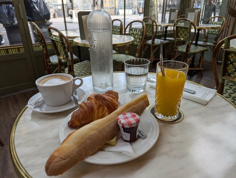 記者がシテ島のカフェで注文したモーニングセット　©Yu Saito