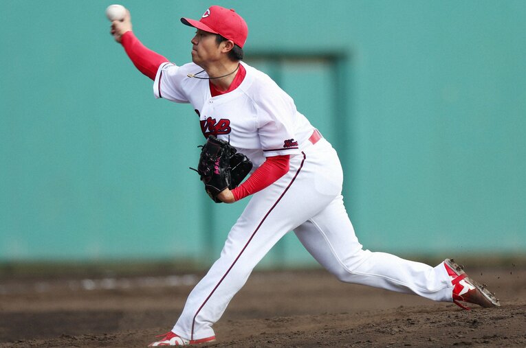 2月17日のロッテとの練習試合で3番手として登板した益田 ／ photograph by NIKKAN SPORTS