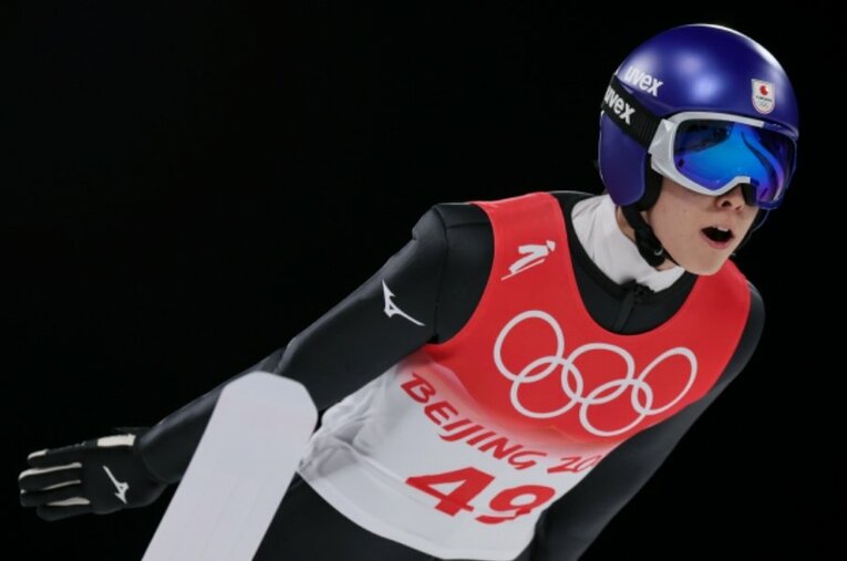 ジャンプ個人で24年ぶり金メダル獲得の小林陵侑。“レジェンド師匠”葛西紀明との秘話とは ／ photograph by JMPA