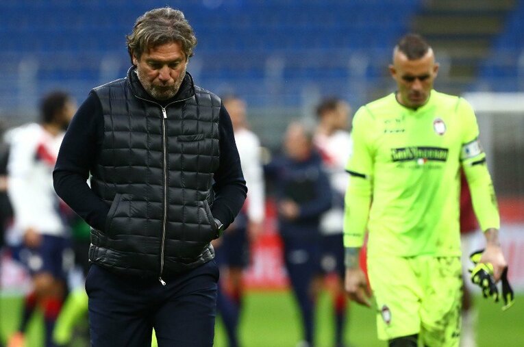 3月に解任となったクロトーネのストロッパ監督。今回は今季これまで監督交代に踏み切った5クラブの状況を整理し、その決断の吉凶を占う ／ photograph by Getty Images