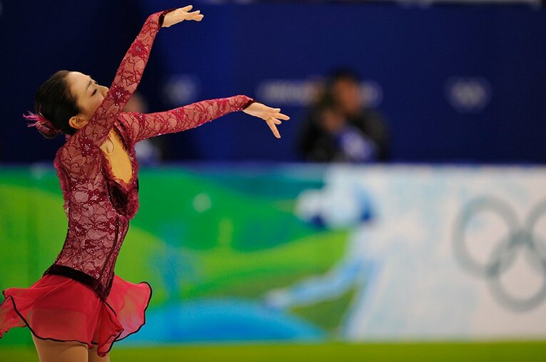 バンクーバー五輪の浅田。高梨にとって憧れの存在だったという　©JMPA