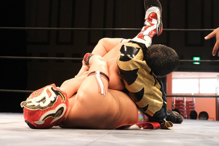 〈米軍基地で試合も〉沖縄唯一のプロレス団体『琉球ドラゴンプロレス』って何？ リングネームはグルクンマスク、首里ジョーなど(30)