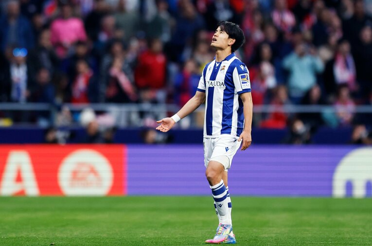 ボウ然の久保建英「ユニホームを噛んで悔しそうに」元相棒が最速ハットトリック…前半で白旗「ベンチでしばらく動けず」ソシエダに漂う“絶望”(7)