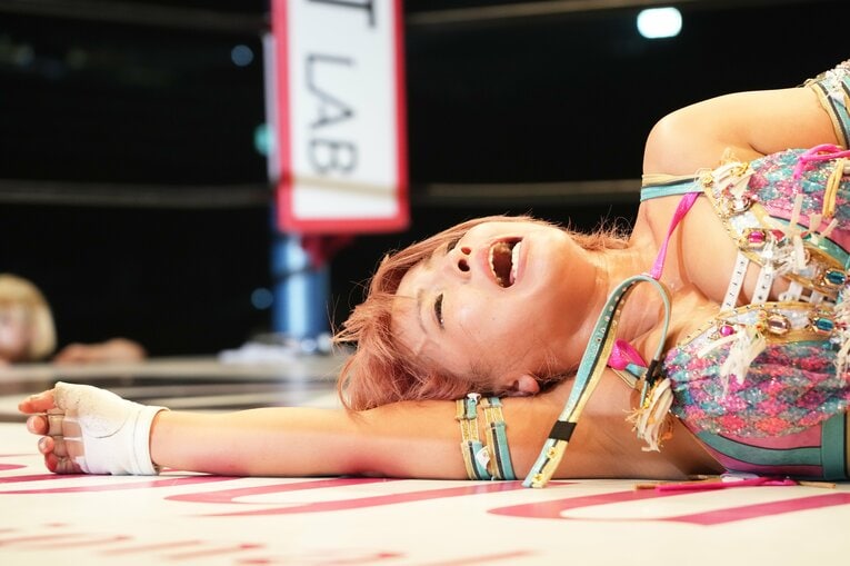 白川未奈vs中野たむ　©Essei Hara