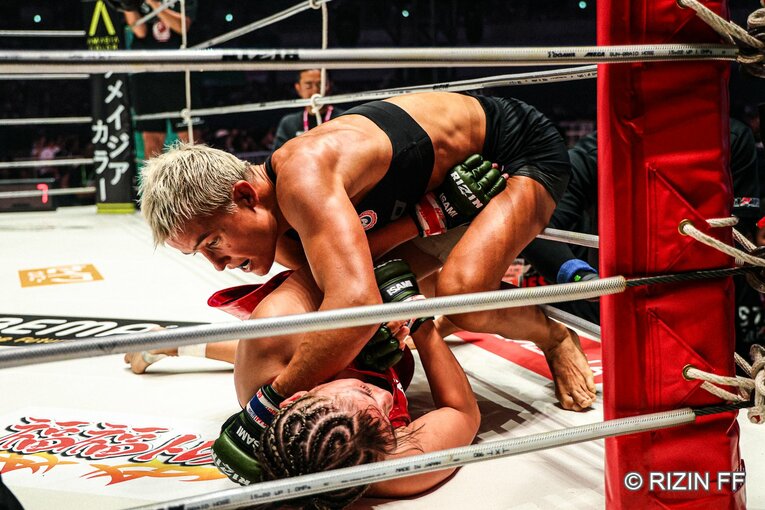 RENAvsクジュティナ　©RIZIN FF