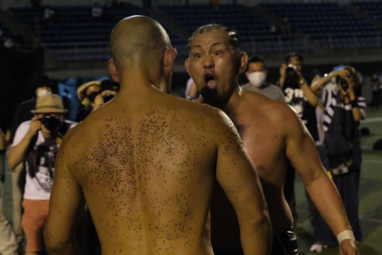 佐藤光留プロデュース『真夏の変態祭り』で諏訪魔に大仁田、鈴木みのるも大暴れ！ 灼熱の旧川崎球場で“1日6試合”の佐藤が感じたのは…？(43)