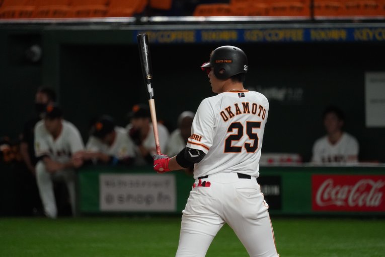 (C)Hideki Sugiyama　　　岡本和真