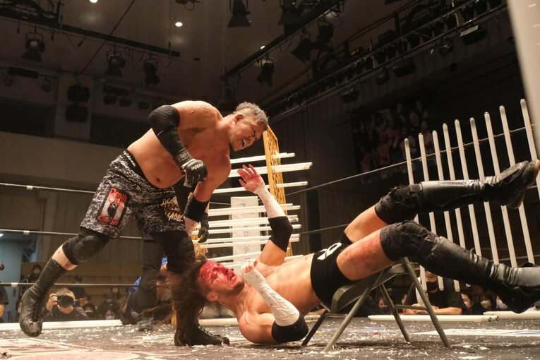 「デスマッチ・イズ・マイライフ」妻の急死を乗り越えた“クレイジー・キッド”竹田誠志の決意「蛍光灯やカミソリで傷つけ…でもそれが生きがい」(47)