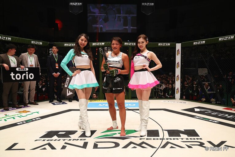 RENAvsシン・ユリ　©RIZIN FF