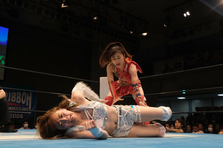 「燃え尽き症候群」から岩谷麻優が迎えた“キャリアで一番のピーク”…右ヒジ脱臼まで続いた藤本つかさとの“最高峰の女子プロレス”(14)