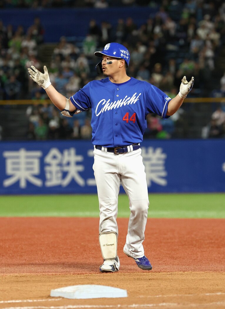 【疑惑のファウル】ファウル判定にこのポーズ　©︎JIJI PRESS