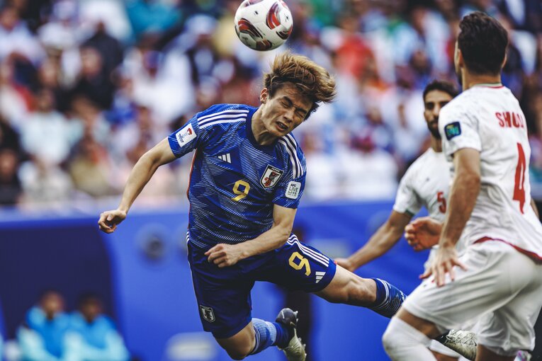 久保建英が上田綺世に送ったピンポイントのアーリークロス（4枚目／全4枚）©Kiichi Matsumoto