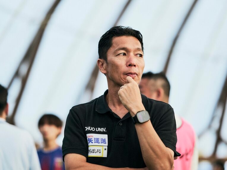 今季はこれまでの方針を捨て、箱根駅伝に「全振り」した中大の藤原監督　©Yuki Suenaga