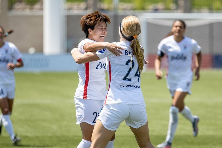 OLレインで活躍する籾木（左）