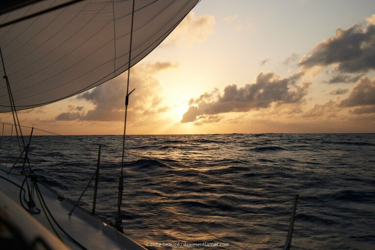 「僕も家族も最悪死ぬことを覚悟している」ヨットで世界一周を目指す脱サラセーラーに、妻が出した“たった1つの約束ごと”(5)