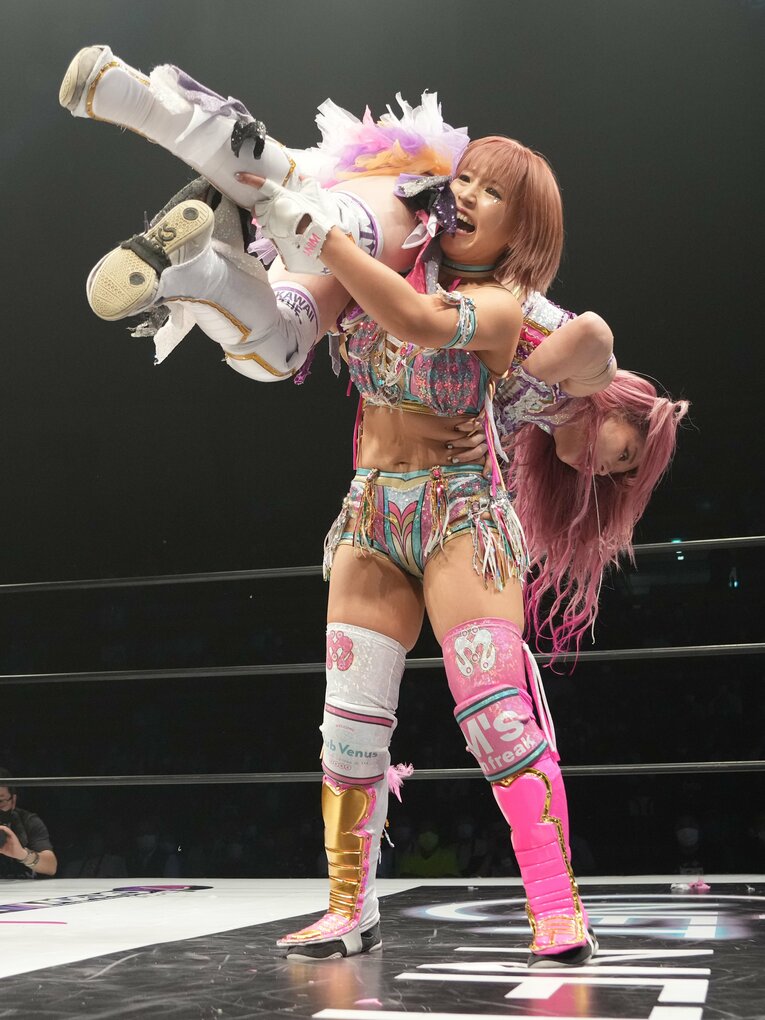 白川未奈vs中野たむ　©Essei Hara