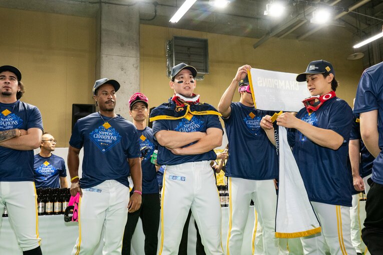 「今のソフトバンクに接戦で勝つのは“ほぼ不可能”」記者が驚いた異例の練習…コーチ証言「横浜に輸送してもらった」セリーグを圧倒する“力の正体”(8)
