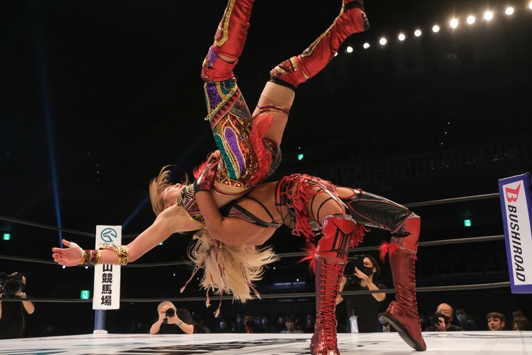 タイトルマッチは“朱里との作品”だった…新王者・ジュリアはスターダムをどう“引っかき回す”のか？ 異例のアピール「全員覚悟しとけよ！」(23)