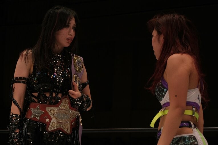 無料中継でも話題を集めた上谷沙弥vsAZM（9月27日）　©Norihiro Hashimoto