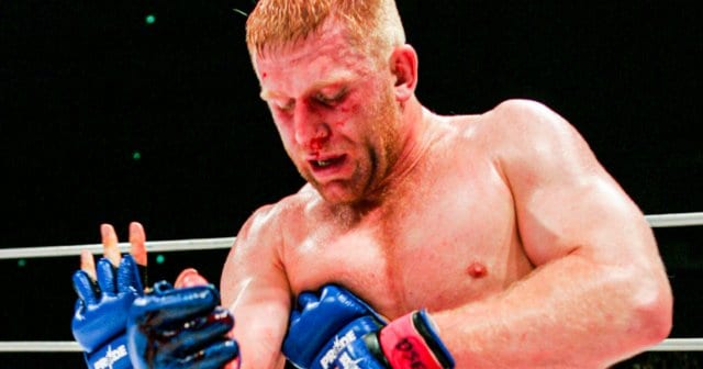 “ロシア軍最強の男”ハリトーノフがシュルトの顔面を血まみれに…「殴るというよりも破壊」カメラマンが震えた“最も凄惨な試合”の記憶(2/4