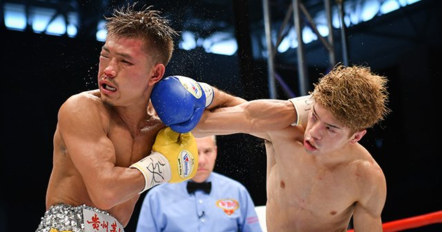 エリート田中恒成が打ち合いを選択。木村翔の右フックにぐらつくも──。