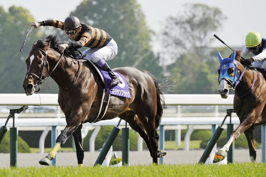 前から行って、差し馬の末脚を使う。キタサン&武豊が春天衝撃レコード。<Number Web> photograph by Kyodo News