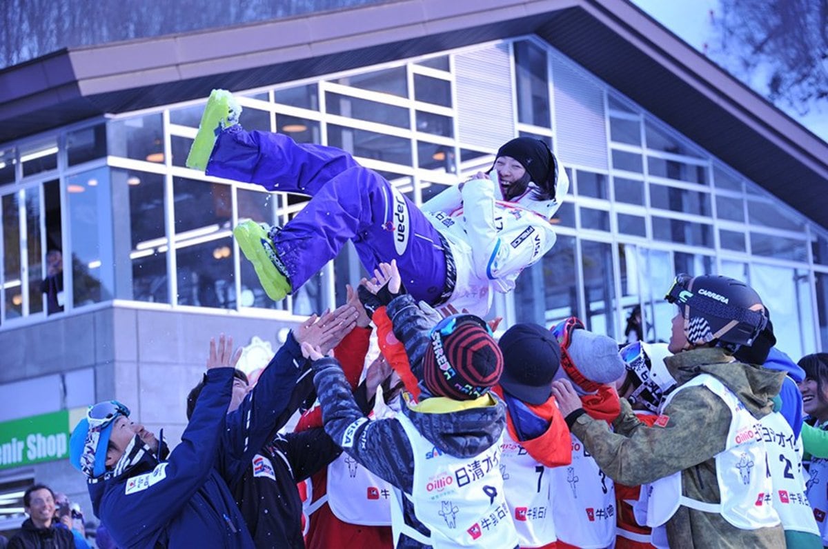 笑顔 闘志 凍える記者にカイロ 上村愛子がモーグル第一人者の理由 2 4 フリースタイルスキー Number Web ナンバー