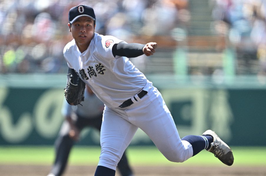 沖縄尚学・末吉良丞「512球」の疲労度は？ 県大会で対戦した興南・島袋洋奨コーチが語る“本当の末吉”「149kmを連発」「表情ひとつ変えず…まさにエース」＜Number Web＞ photograph by Hideki Sugiyama