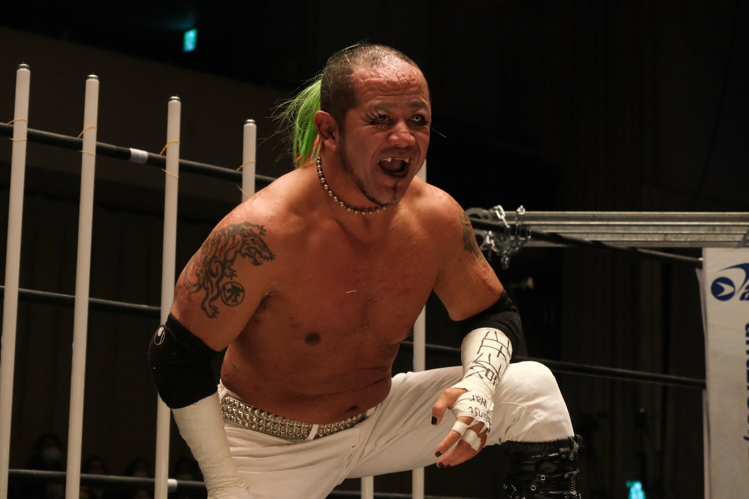 “デスマッチのカリスマ”葛西純（画像をクリックすると「この記事の写真」に飛びます。流血等を含みますのでご注意ください）