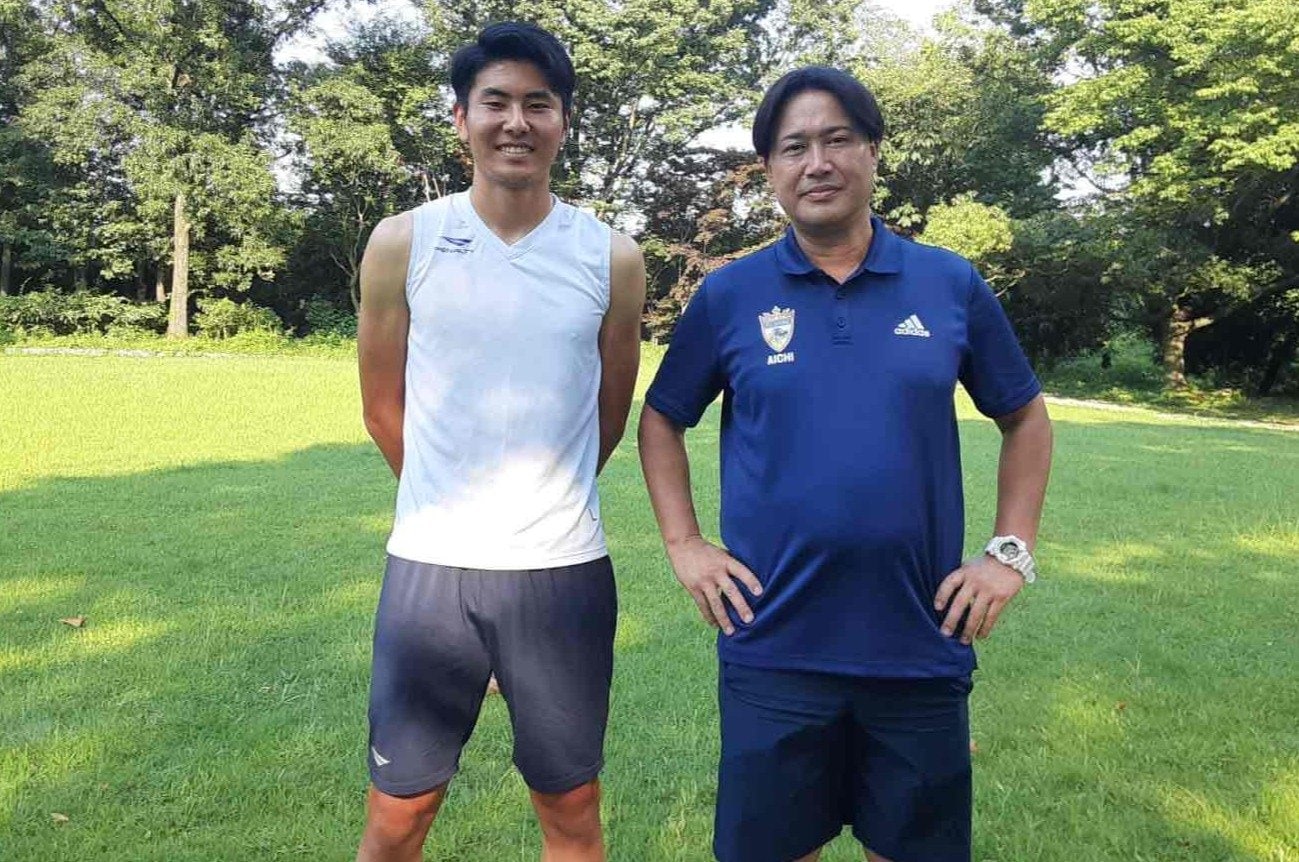 FC DIVINE訪問時の淳之介と青井氏 ©FC DIVINE