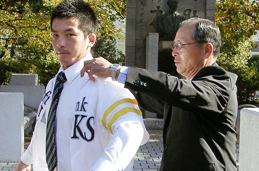 ルーキー・松田宣浩を覚えているか？2006年の熱男と王監督の助っ人解雇。＜Number Web＞ photograph by Kyodo News