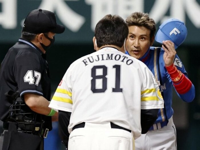 BIGBOSSに3タテの洗礼…ホークスはなぜ、奇策に動じなかったのか？ 逆転満塁弾を導いた“藤本采配の妙”《新庄劇場のウラ話も》＜Number Web＞ photograph by KYODO